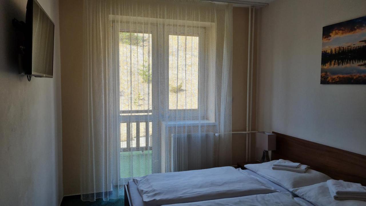 Hotel Sipox Strba Ngoại thất bức ảnh