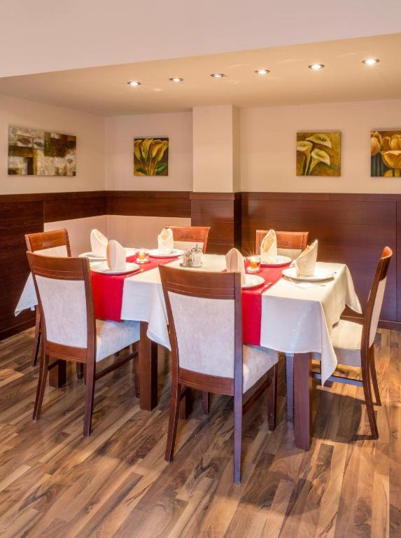 Hotel Sipox Strba Ngoại thất bức ảnh