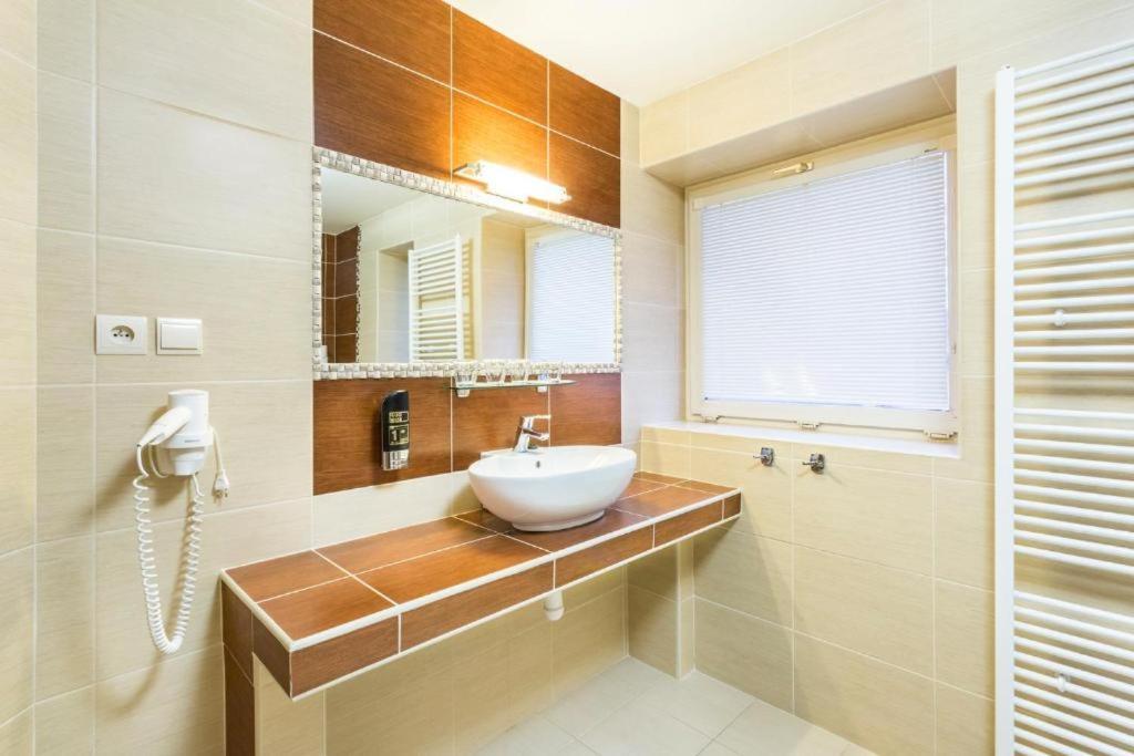 Hotel Sipox Strba Ngoại thất bức ảnh
