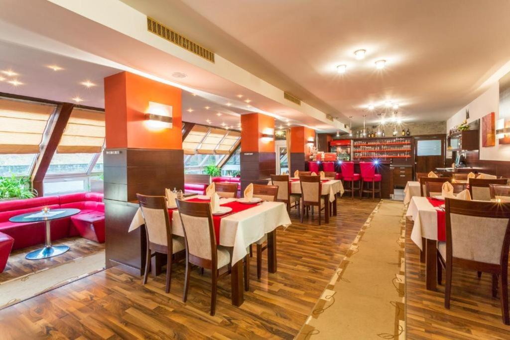 Hotel Sipox Strba Ngoại thất bức ảnh