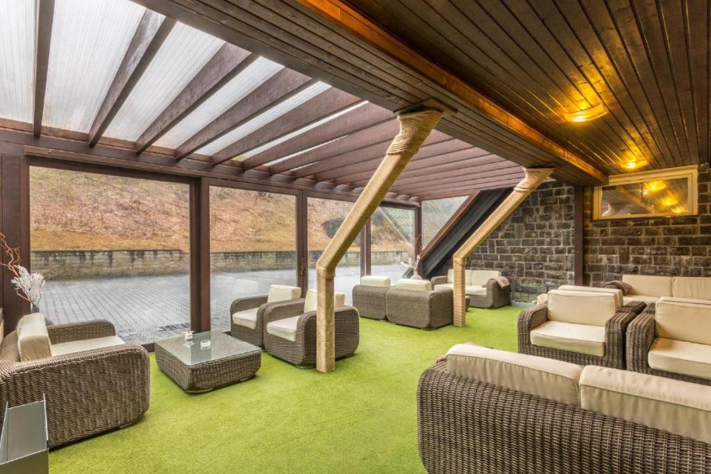 Hotel Sipox Strba Ngoại thất bức ảnh